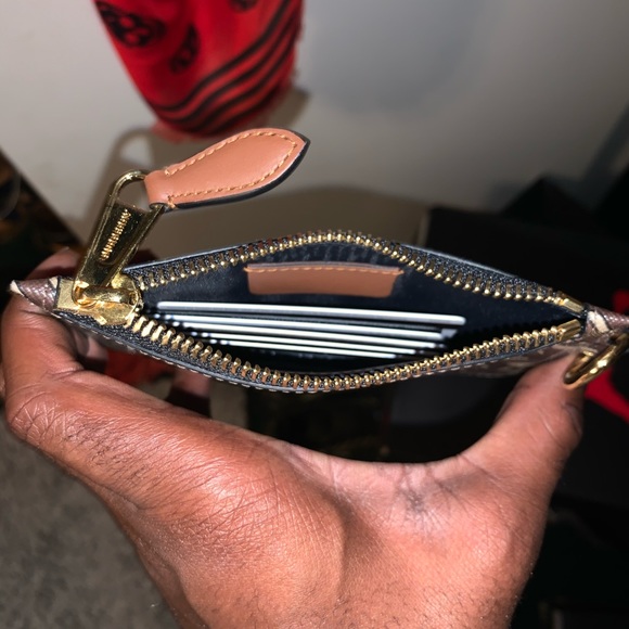 Pouch - Picture 2 of 4